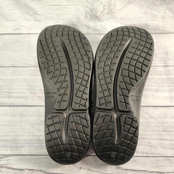 OOFOS OOriginal Black Recovery Sandals Mens 16 Womens 18 EU 49 Flip Flops Thong